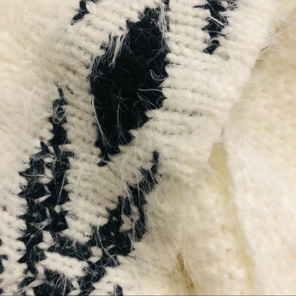 Tribal Aztec Print Black and White Open Front Fringe Cardigan - Picture 6 of 7